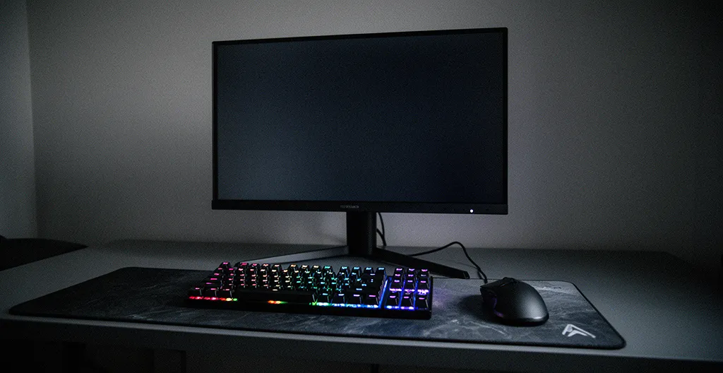 Configuration de gaming haute performance avec périphériques optimisés pour les FPS compétitifs